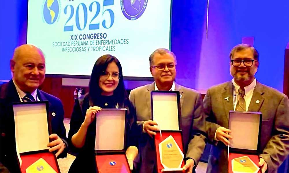 Premiación Asociación panamericana de Infectología